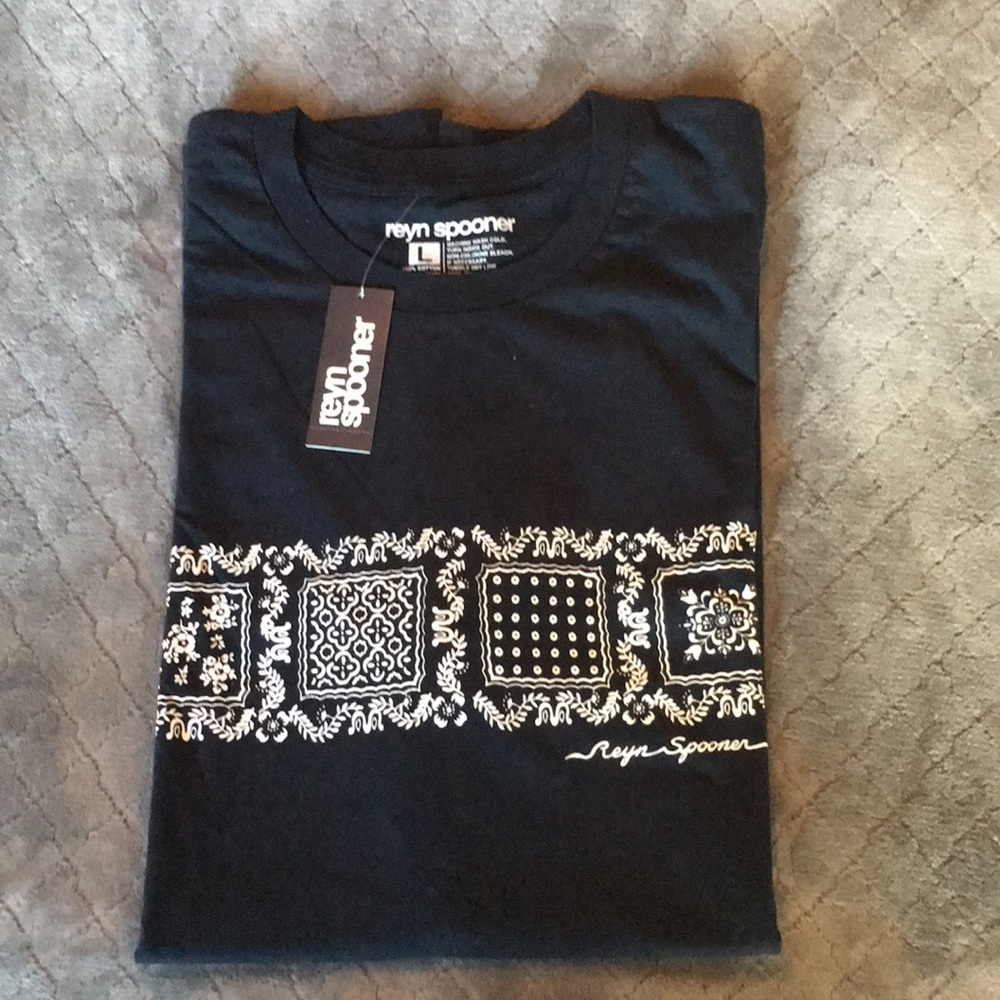 Men’s light weight 100% cotton navy blue t-shirt